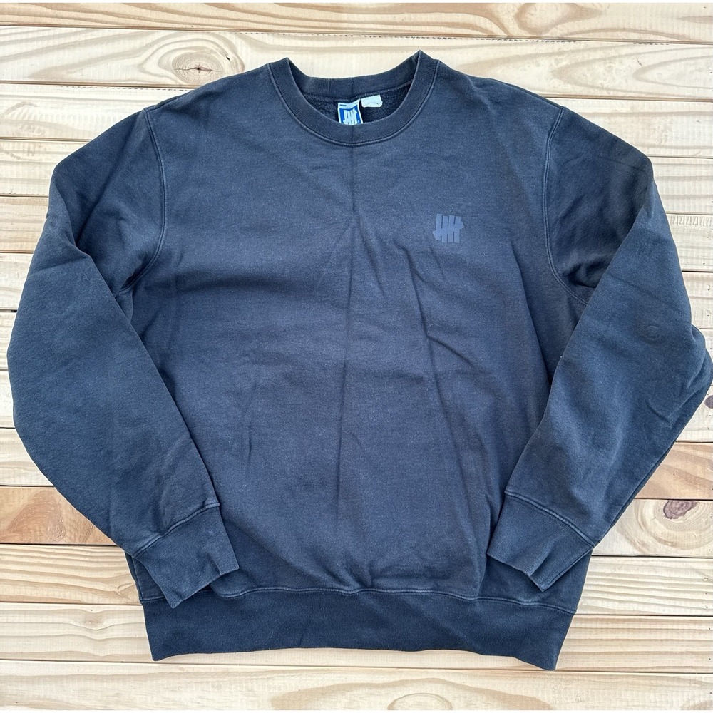 UNDEFEATED Monkey Pocket Black Crew Neck Sweatshirt Size L